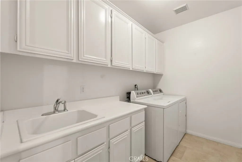 https://cdn.realtyfeed.com/cdn/127/306792495/ea1296187483527eec7c110b6dd16dce.webp