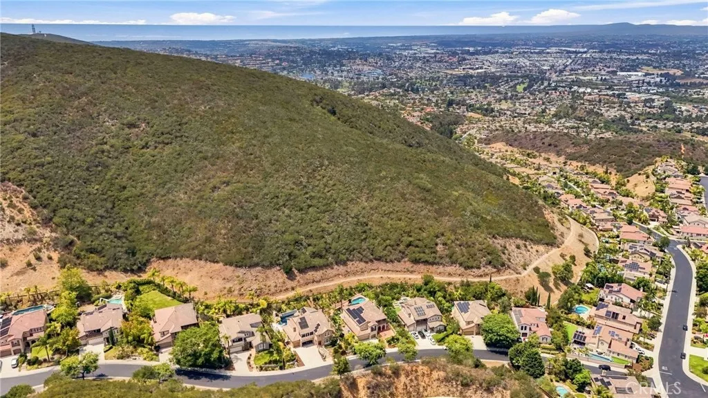https://cdn.realtyfeed.com/cdn/127/306792495/f43e13a6581d657f59ac61faf53c81e8.webp