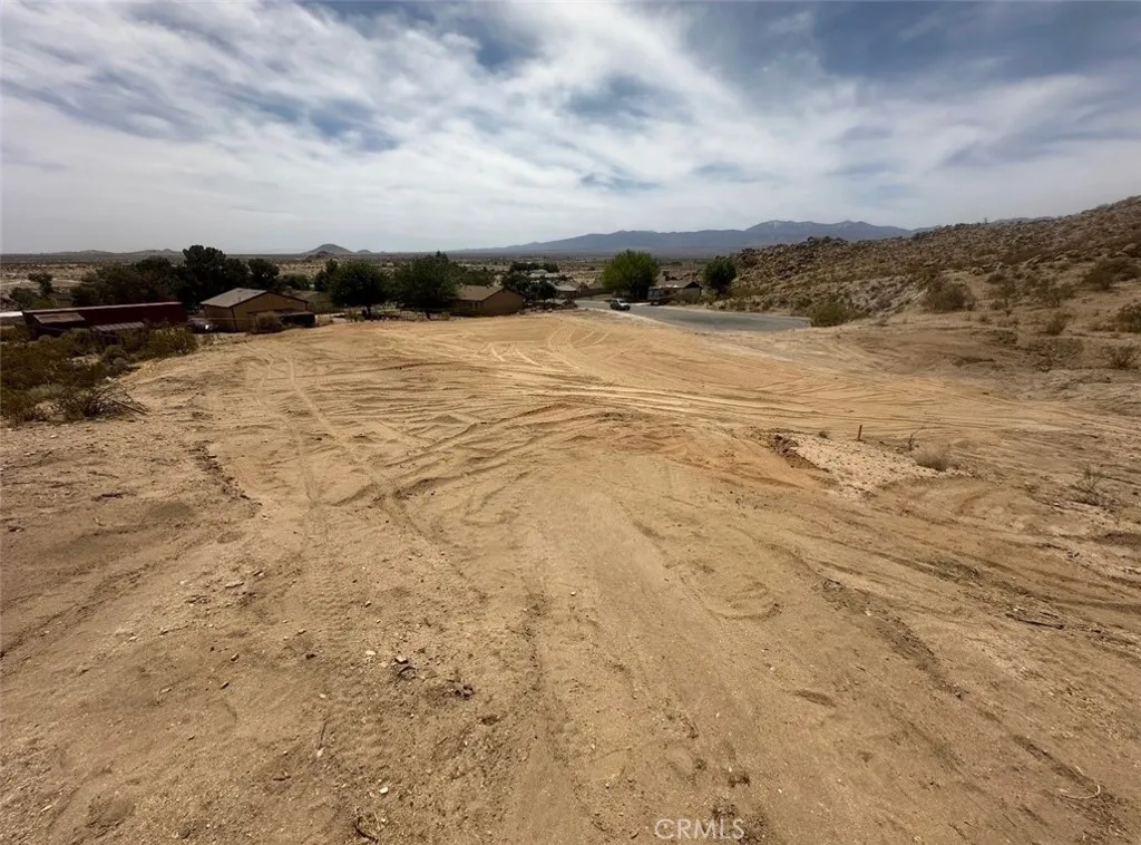 Lake Los Angeles, CA 93591