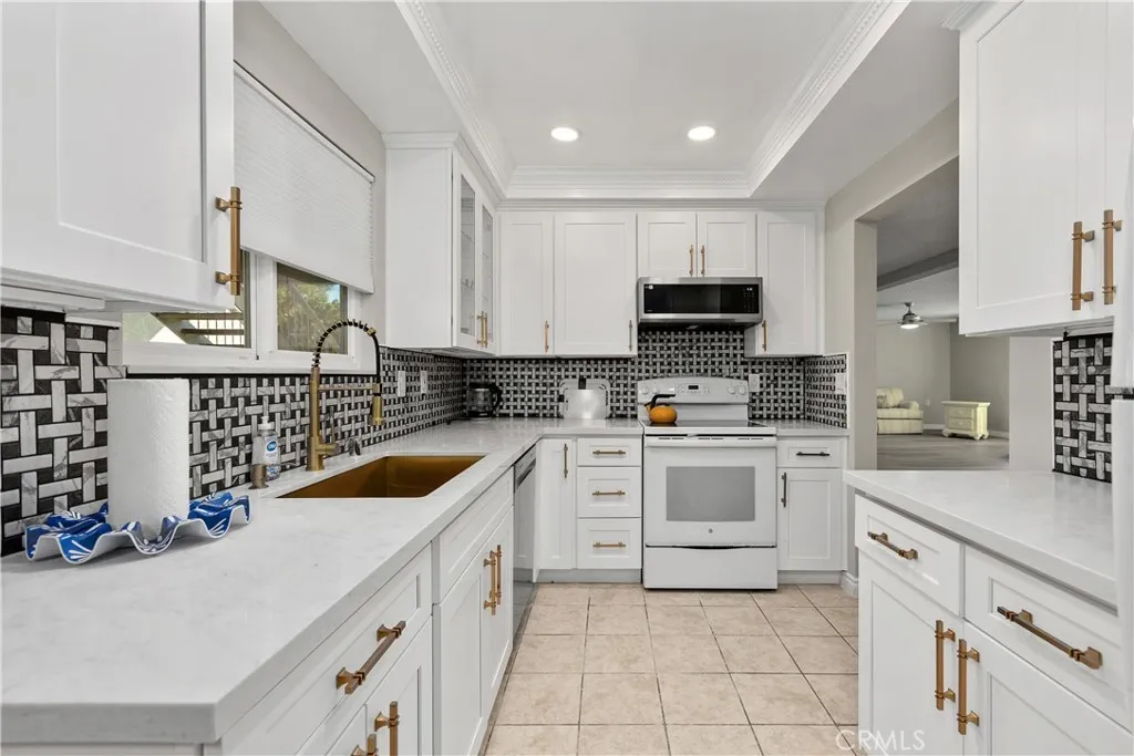 Laguna Woods, CA 92637