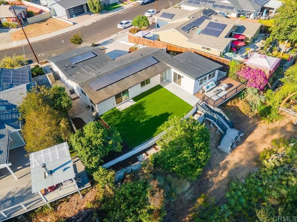 https://cdn.realtyfeed.com/cdn/127/306792540/1b8bb250b6aabd5ad56a9d0272fa119c.webp