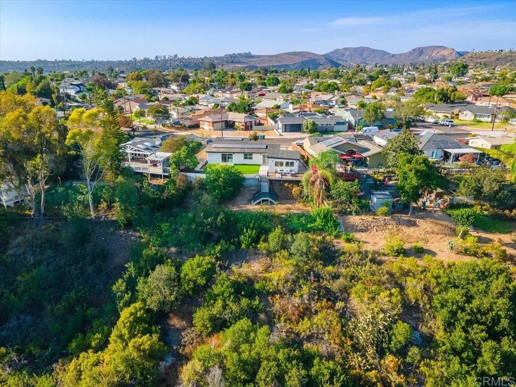 https://cdn.realtyfeed.com/cdn/127/306792540/52d5cc409215967006d41f7cc0adcfc3.webp