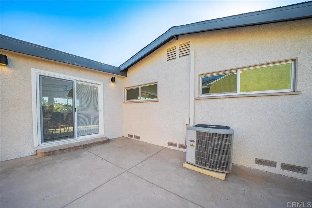 https://cdn.realtyfeed.com/cdn/127/306792540/8dc98fba2a870dd1459102f20769f775.webp