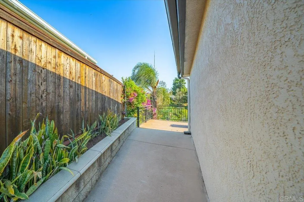 https://cdn.realtyfeed.com/cdn/127/306792540/bc7fbd4e04aff24797007e14a8187180.webp