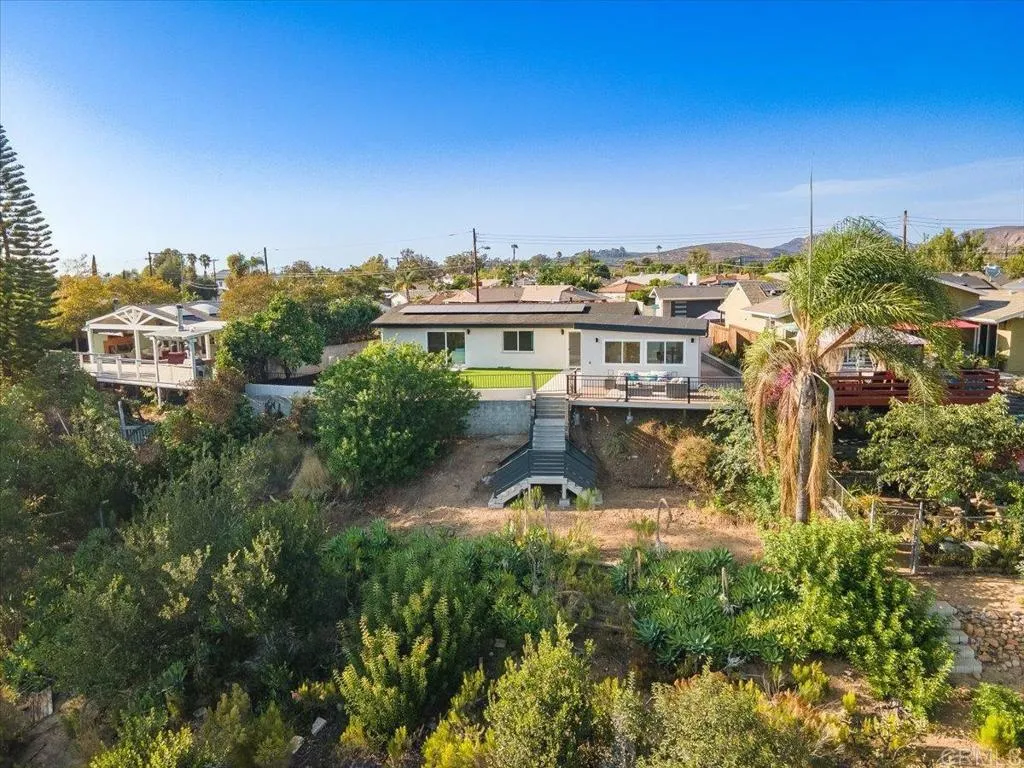https://cdn.realtyfeed.com/cdn/127/306792540/e9412ca295a1f45d9b8ebfb35bbeccd0.webp