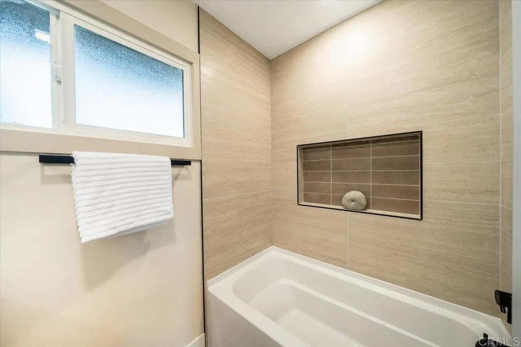 https://cdn.realtyfeed.com/cdn/127/306792540/ebb4fb956de4d86e47e262f928c54e50.webp