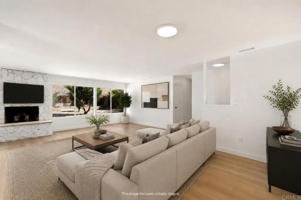 https://cdn.realtyfeed.com/cdn/127/306792556/bf862ec9c7621e1cad70d3c3a71c565d.webp