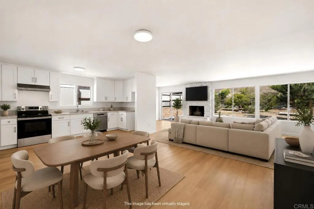 https://cdn.realtyfeed.com/cdn/127/306792556/dca022ec457ce1bd9bb2f1db62263c2f.webp