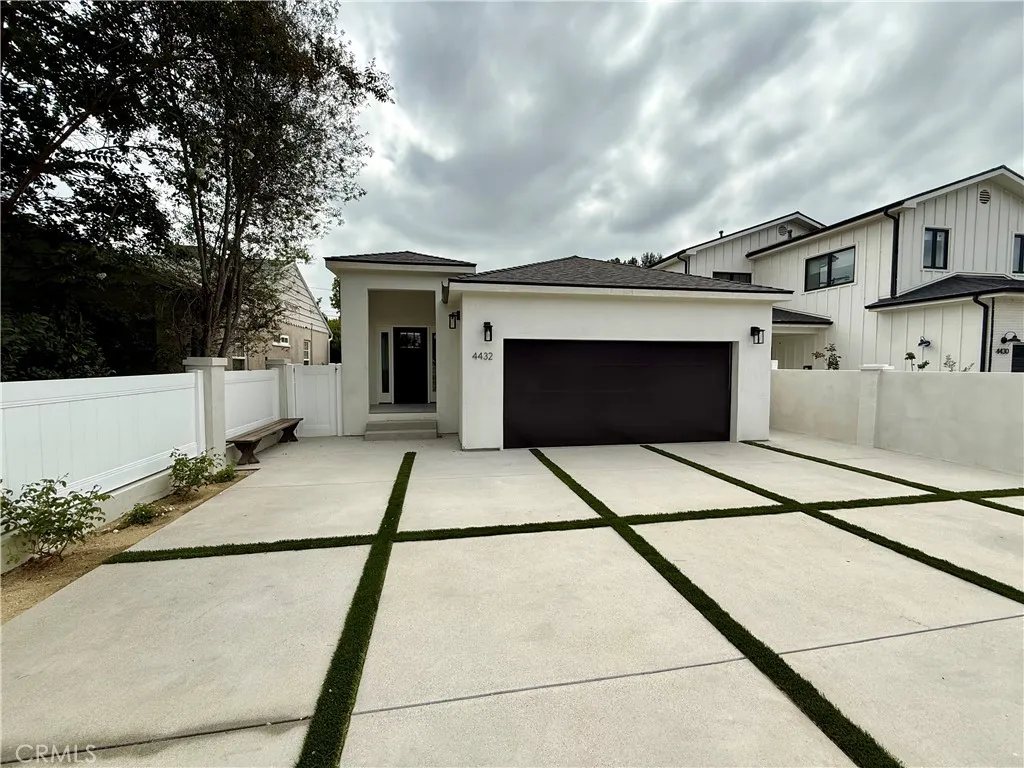 4432 Laurelgrove Avenue