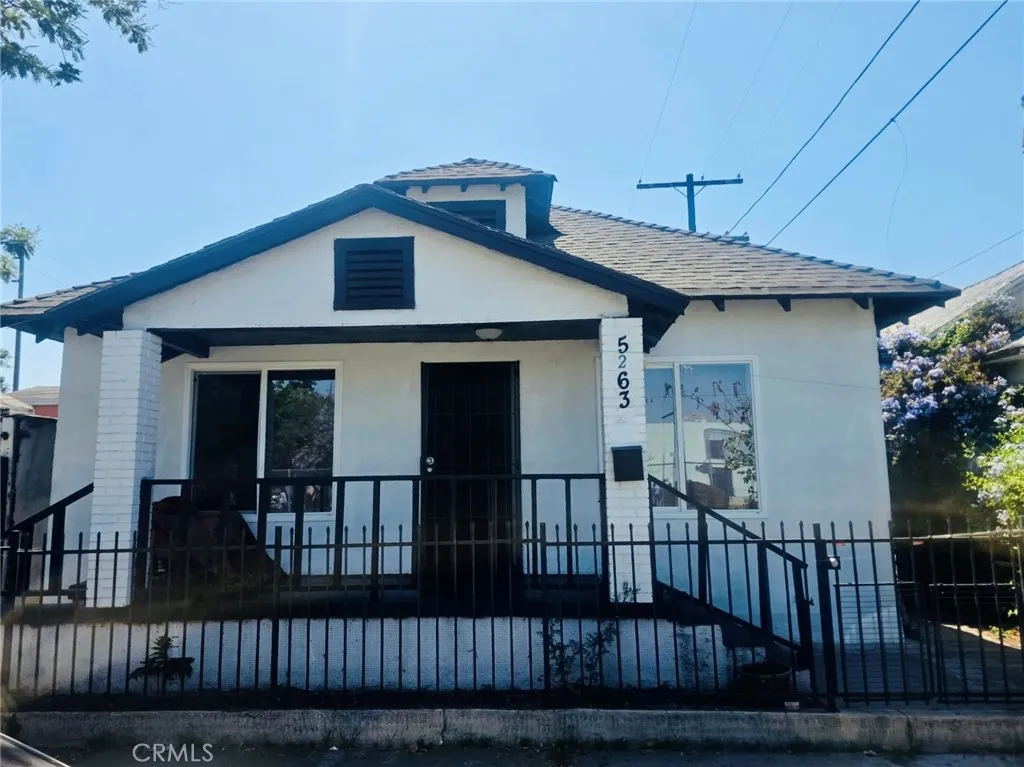 Los Angeles, CA 90011