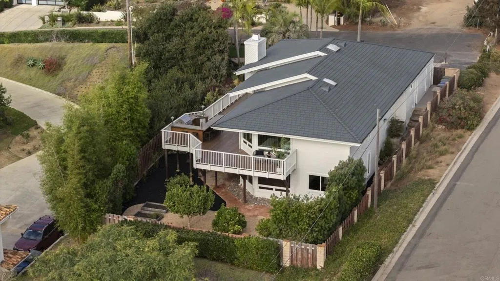 https://cdn.realtyfeed.com/cdn/127/306792645/40fc989af2bad0c15bc604ebf417bbe4.webp