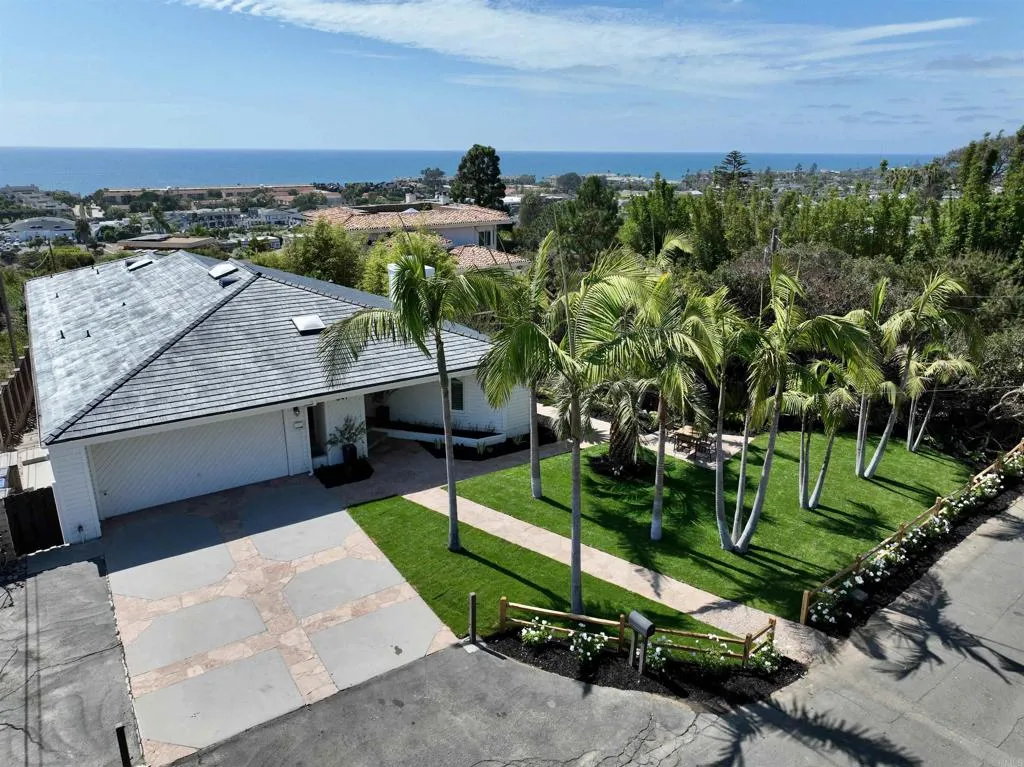https://cdn.realtyfeed.com/cdn/127/306792645/bb960edf3cc4160dd35fc241f94a7e62.webp