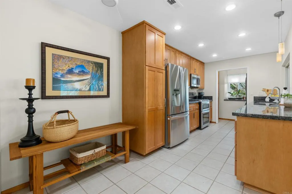 https://cdn.realtyfeed.com/cdn/127/306792653/2342bf194f9d492a65adb81be502dcf5.webp