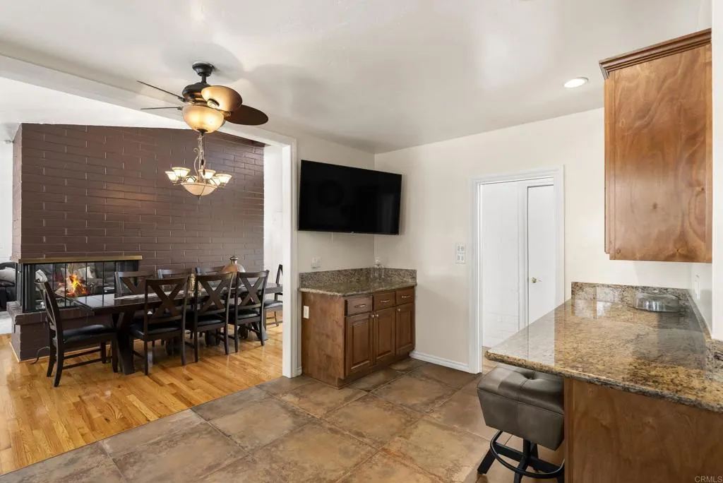 https://cdn.realtyfeed.com/cdn/127/306792657/1fb96e23b0daad031db7b8f6d64c58bf.webp