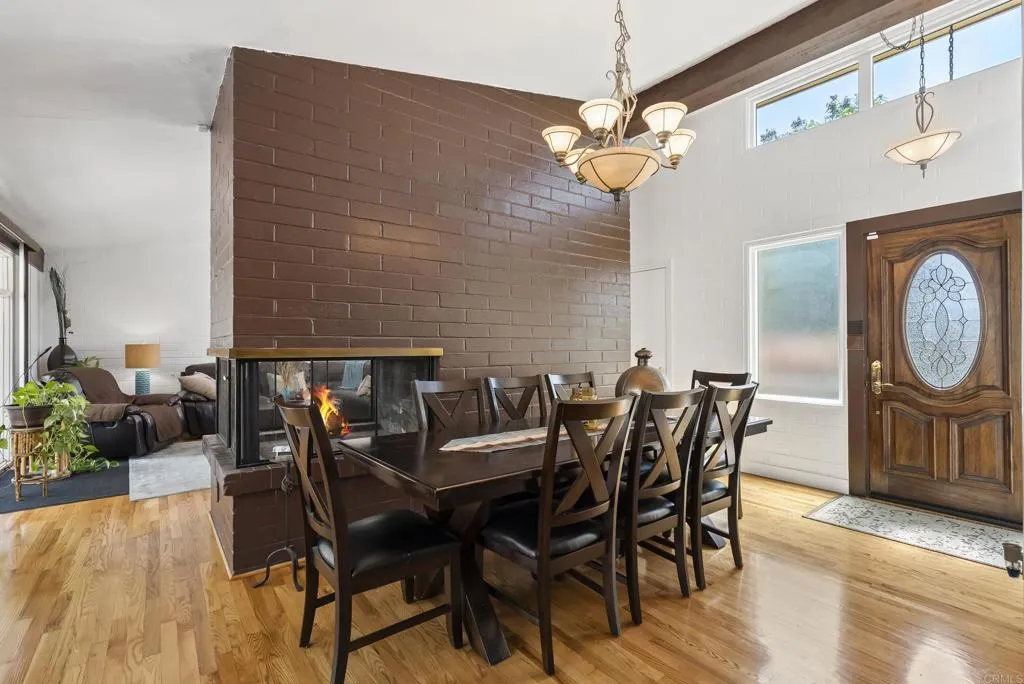 https://cdn.realtyfeed.com/cdn/127/306792657/40aa9f6247acecf754a5e79f186eef37.webp