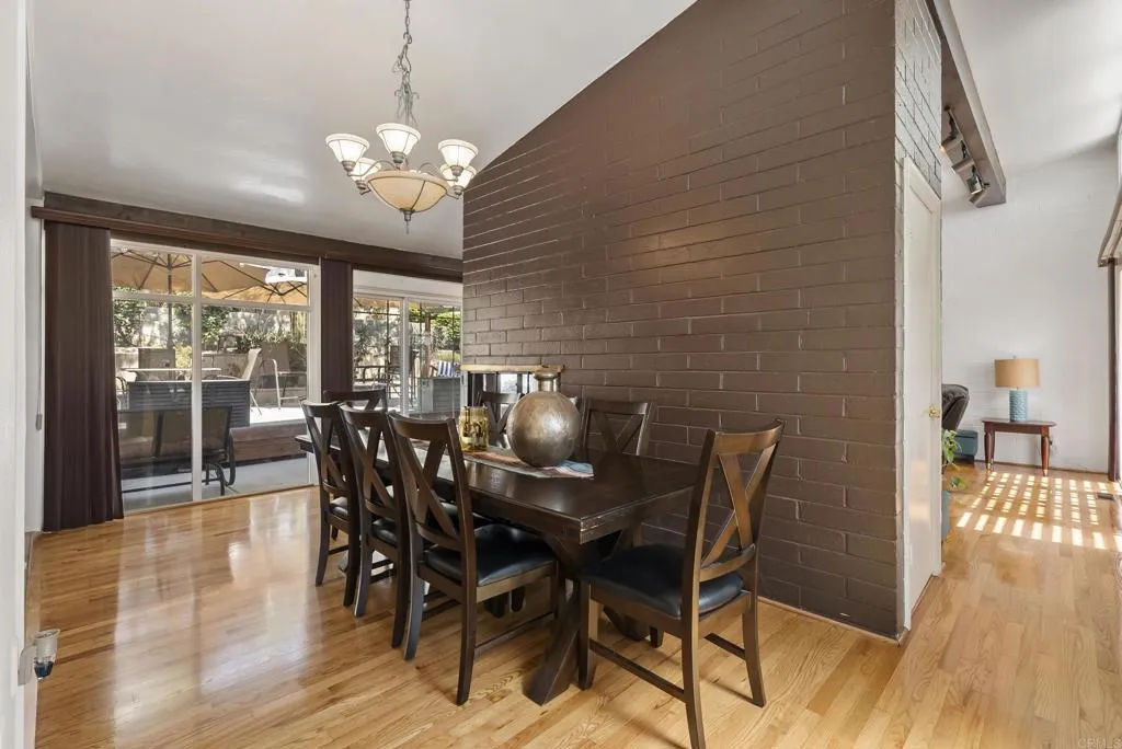 https://cdn.realtyfeed.com/cdn/127/306792657/9754b9a0bbf27ddd239439dd6dea6961.webp