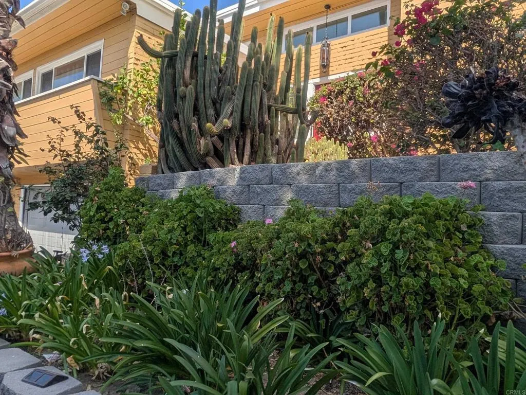 https://cdn.realtyfeed.com/cdn/127/306792657/ffeba2564e50ba296023ac95cf05ad68.webp