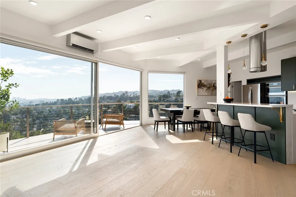 Los Angeles, CA 90068