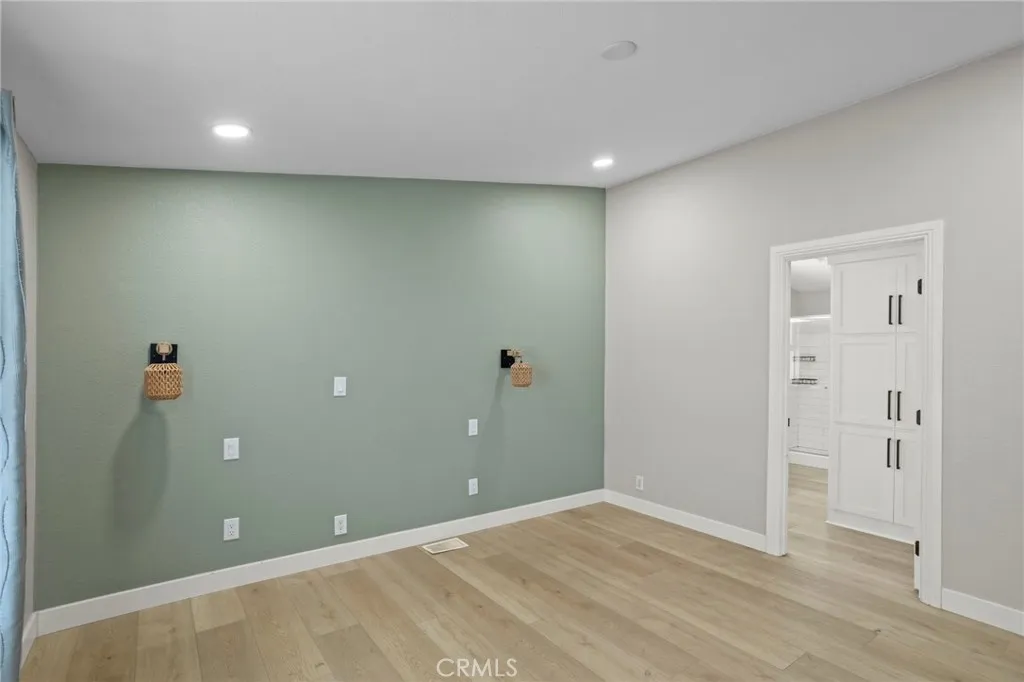 https://cdn.realtyfeed.com/cdn/127/306792703/9a5f6bc5a45a3e7d2e80736c594afbb3.webp