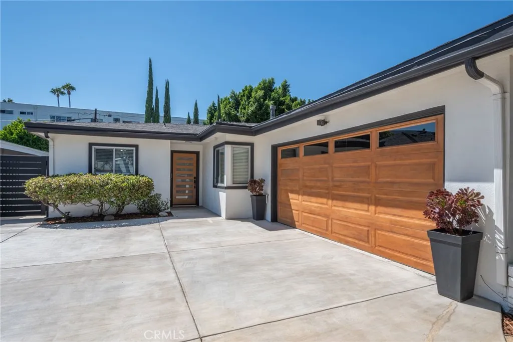 Valley Village, CA 91607