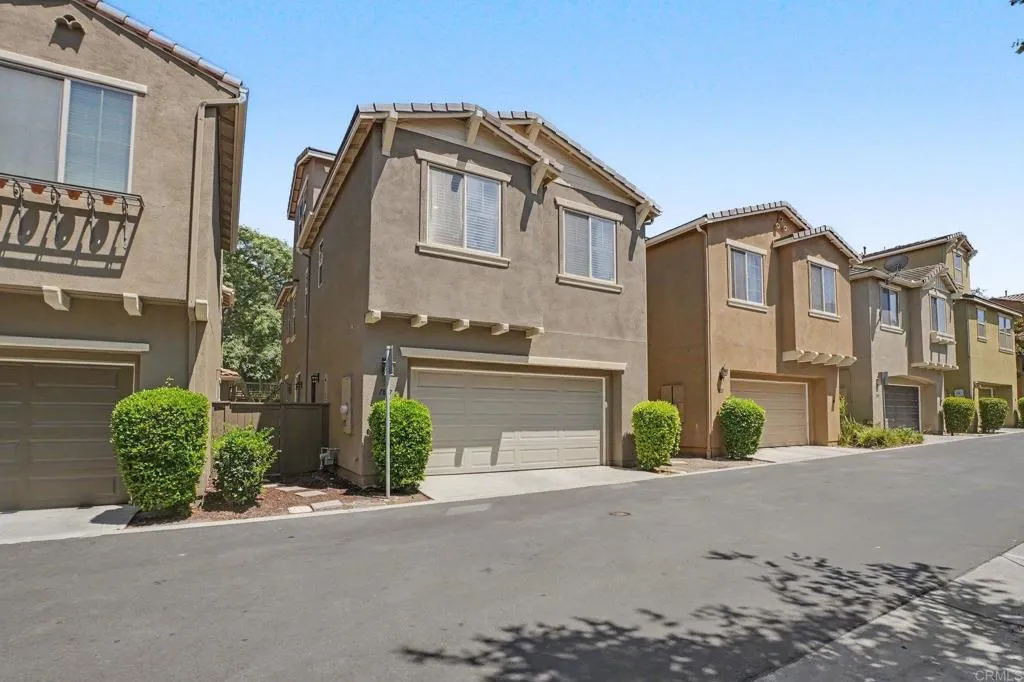 https://cdn.realtyfeed.com/cdn/127/306792766/6cfaa818d496cc3909eb81e4be6f5018.webp