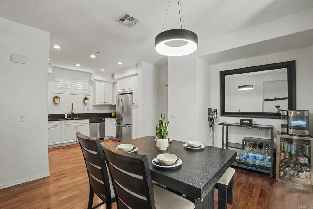 https://cdn.realtyfeed.com/cdn/127/306792766/a076f078d81a29a18e63e20f020013a6.webp