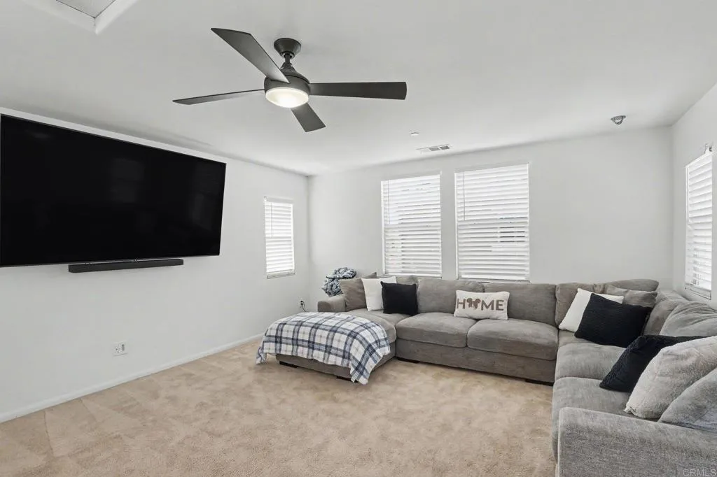 https://cdn.realtyfeed.com/cdn/127/306792766/c9b099f3b625a2e689c4c59d7e1920c6.webp