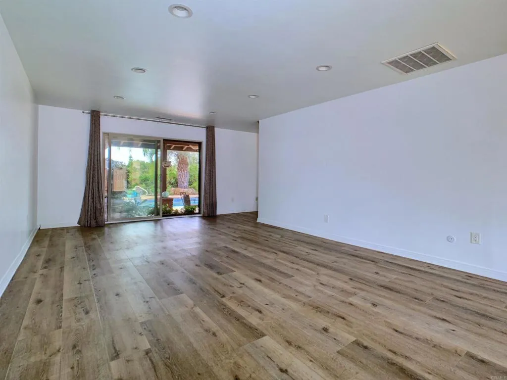 https://cdn.realtyfeed.com/cdn/127/306792901/60f9c8b9a99e99314d8a418e65944f85.webp