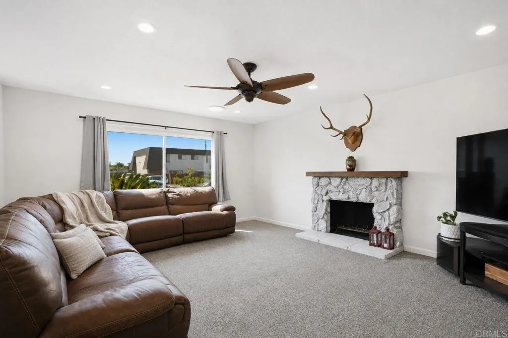https://cdn.realtyfeed.com/cdn/127/306792902/046e0f215bde5149f3638227309e8589.webp