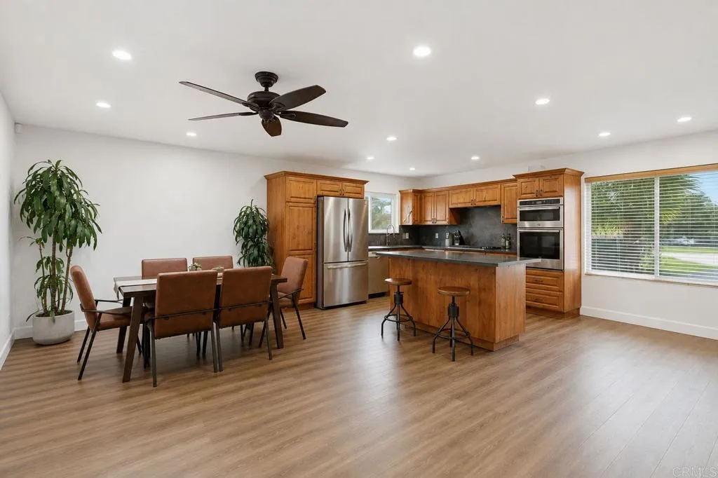 https://cdn.realtyfeed.com/cdn/127/306792902/43dee784b4642a694dd1ace1461cfd51.webp