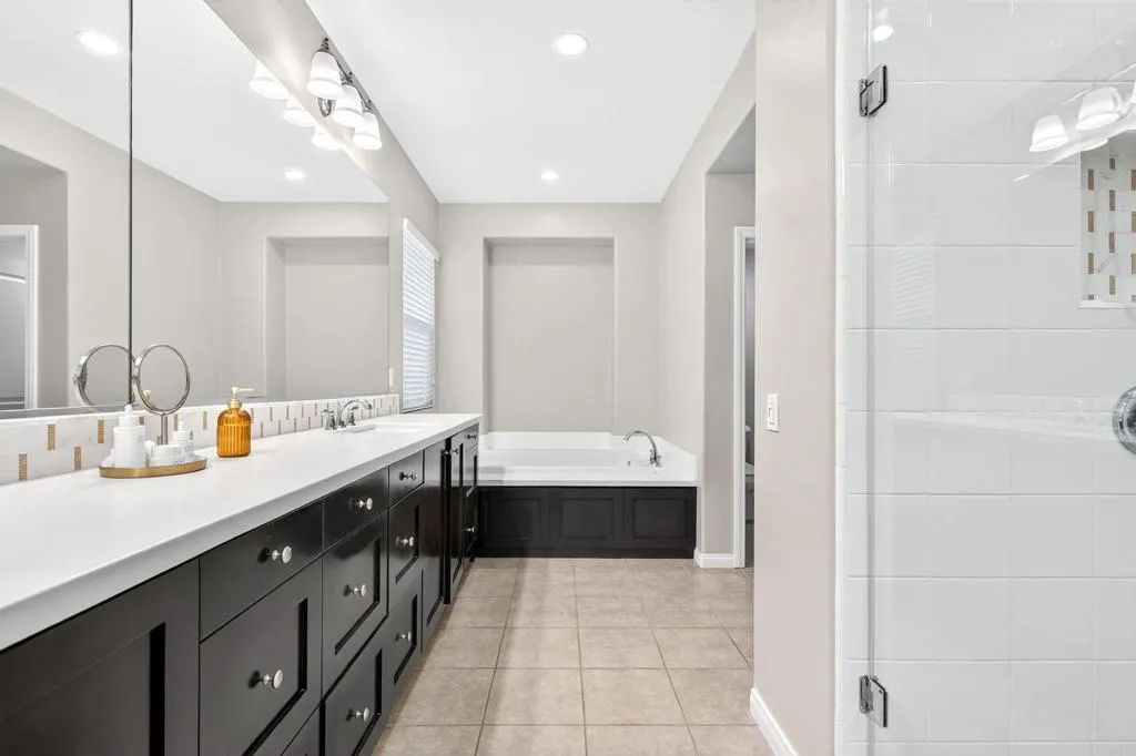 https://cdn.realtyfeed.com/cdn/127/306792915/415f2b9fe6b638f6432a86a0117b3799.webp