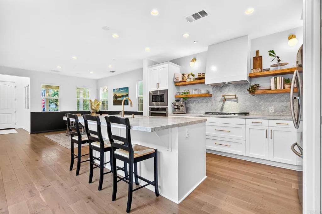 https://cdn.realtyfeed.com/cdn/127/306792915/58f231fa8ab3c5457f356451db00fd79.webp