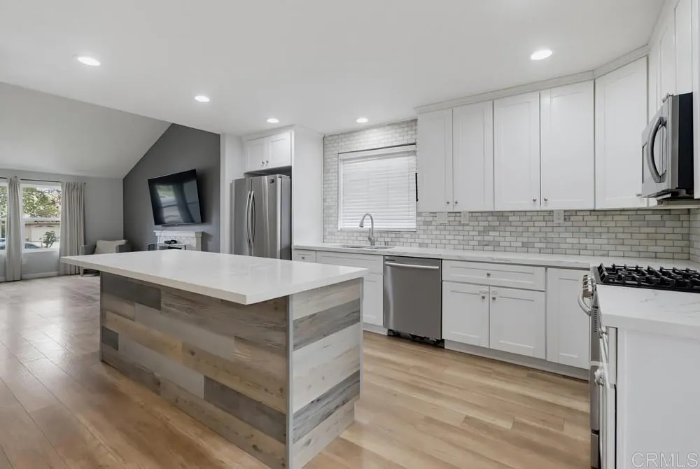 https://cdn.realtyfeed.com/cdn/127/306792920/6c658f0eacf6ec45ca0135742e3a3abf.webp