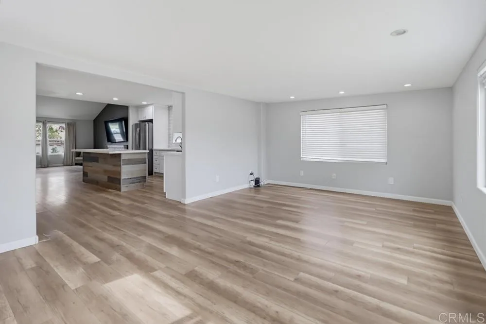 https://cdn.realtyfeed.com/cdn/127/306792920/f883ae527e0607ad98e2e8154c9a694b.webp