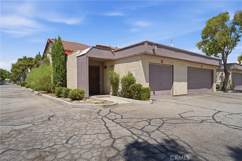 Lancaster, CA 93536