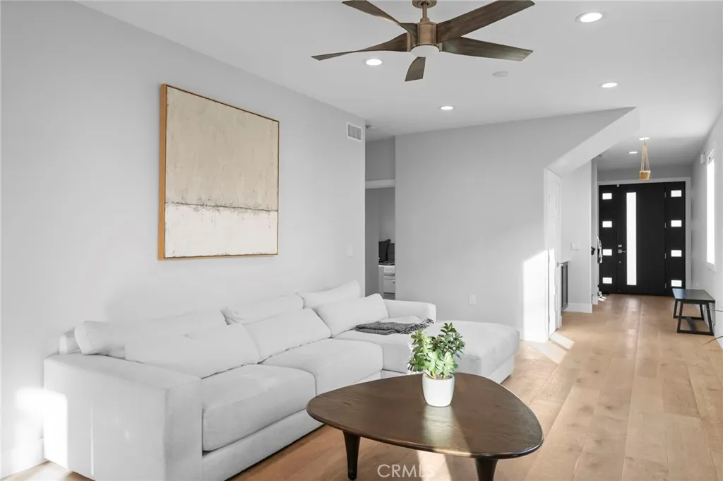 https://cdn.realtyfeed.com/cdn/127/306792958/7a0b5fa346359e4f508176dc60f0d121.webp