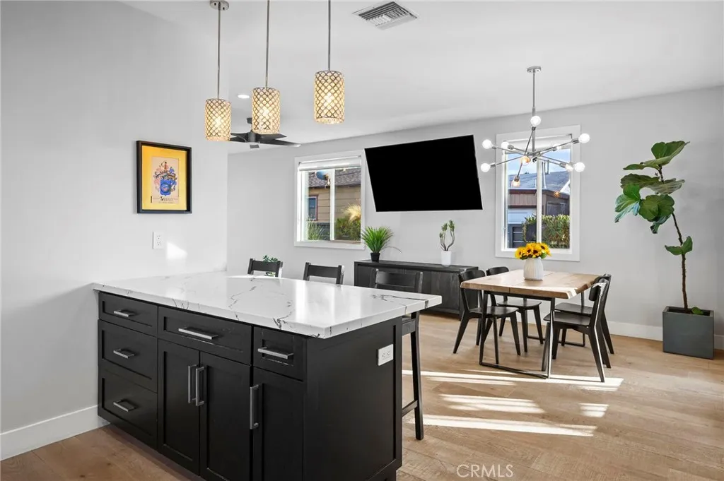 https://cdn.realtyfeed.com/cdn/127/306792958/8b7b6ca2fdcfa20e4689282b6166c256.webp