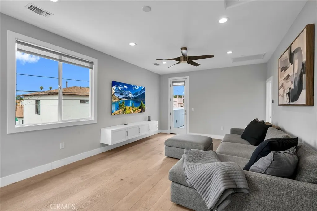 https://cdn.realtyfeed.com/cdn/127/306792958/c3957f9b50d12632ce4c9549e5c1d30e.webp