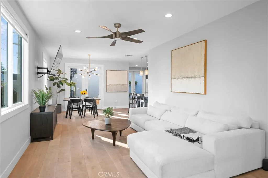 https://cdn.realtyfeed.com/cdn/127/306792958/fb931a103d0e2c9100e008527cfac617.webp