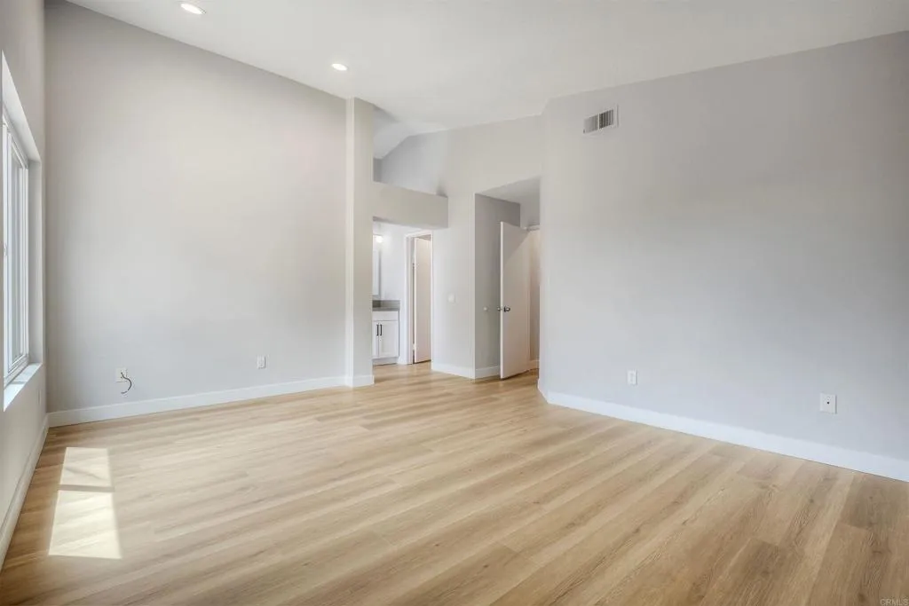 https://cdn.realtyfeed.com/cdn/127/306792965/09fb77b0aa5902785d851bb153cba3a6.webp