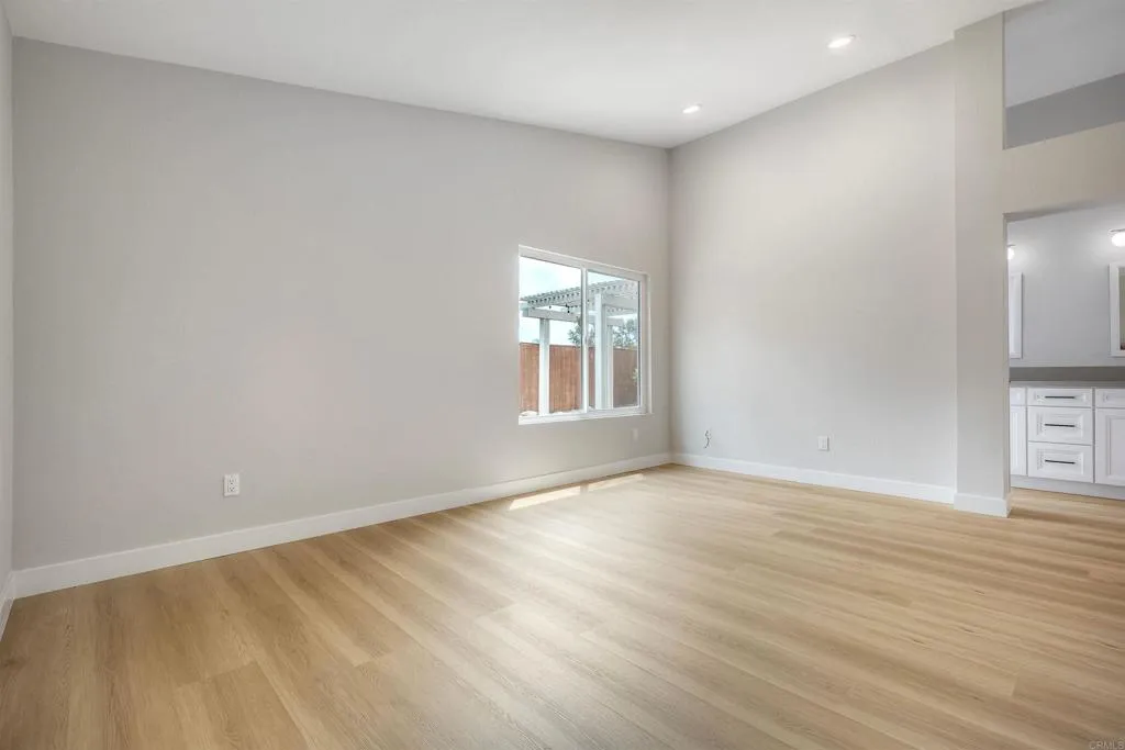 https://cdn.realtyfeed.com/cdn/127/306792965/8b691aca7fc880f3c7984729cd7b20eb.webp