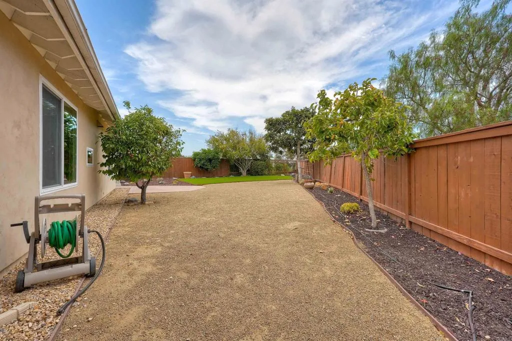 https://cdn.realtyfeed.com/cdn/127/306792965/9d6ba87d64065e97c2a8d2fb689f5545.webp