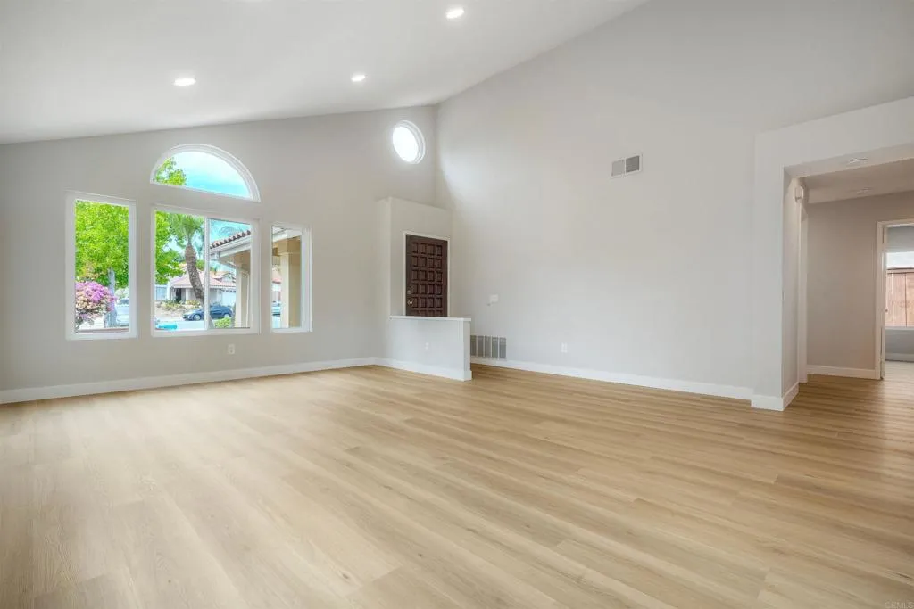 https://cdn.realtyfeed.com/cdn/127/306792965/c692c2ca0f564bdc0ae33cba1ac0fc7e.webp