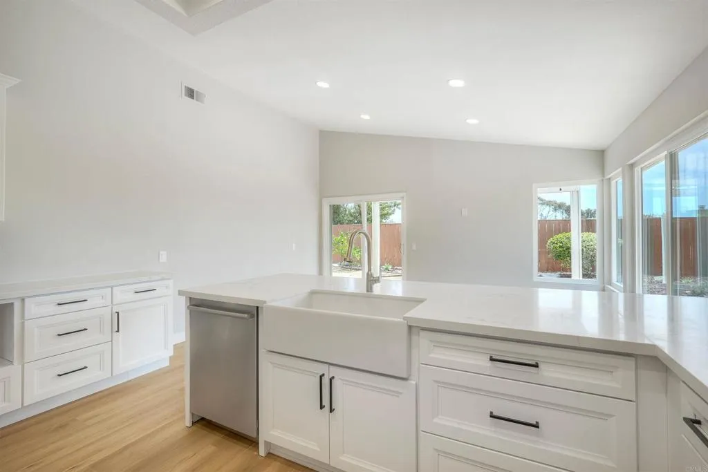 https://cdn.realtyfeed.com/cdn/127/306792965/cce6dd2fc89402e9a6f52ef8d57b2862.webp