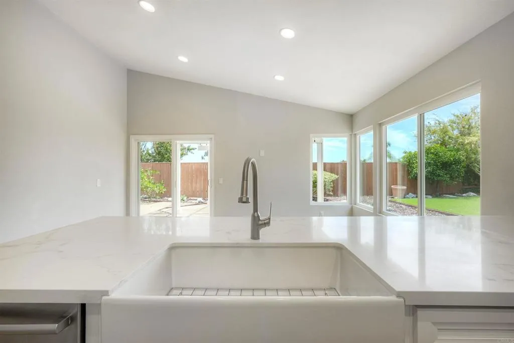 https://cdn.realtyfeed.com/cdn/127/306792965/f38c003be723fcbcf96fde3ba6d78403.webp