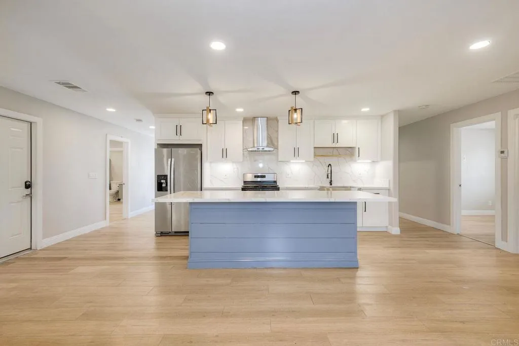 https://cdn.realtyfeed.com/cdn/127/306792972/160665e2527e65f1805f1ae74b761292.webp