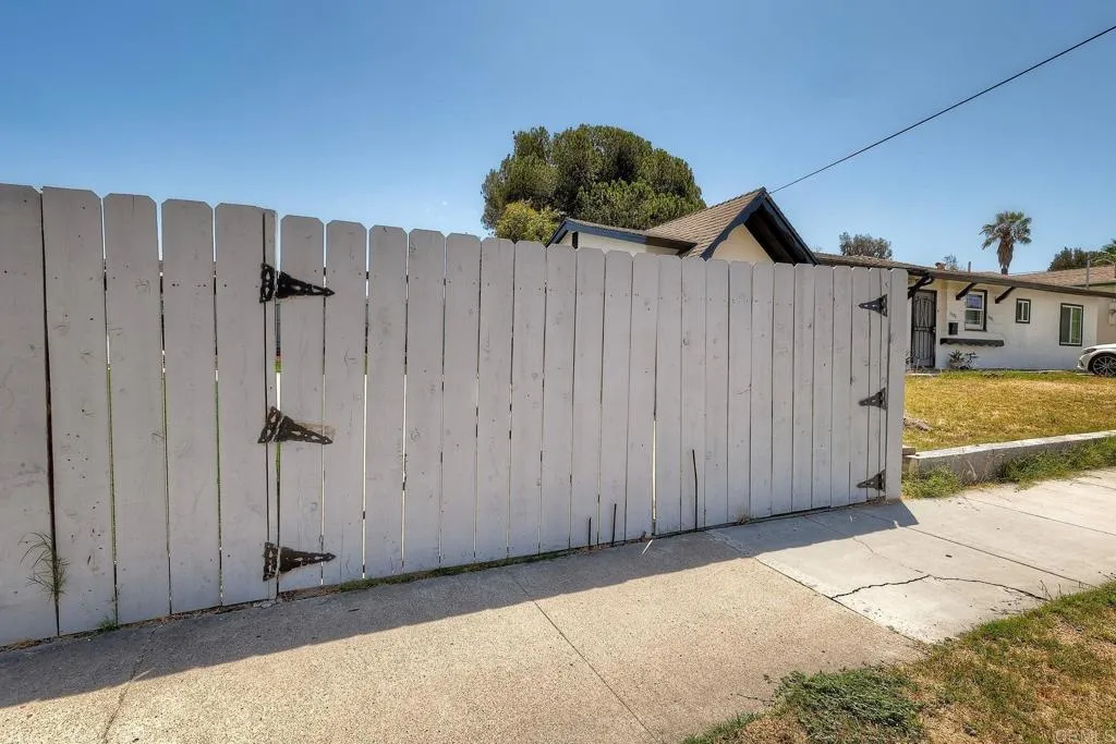 https://cdn.realtyfeed.com/cdn/127/306792972/55a7b038a4ca7c94323e52d299de75fa.webp