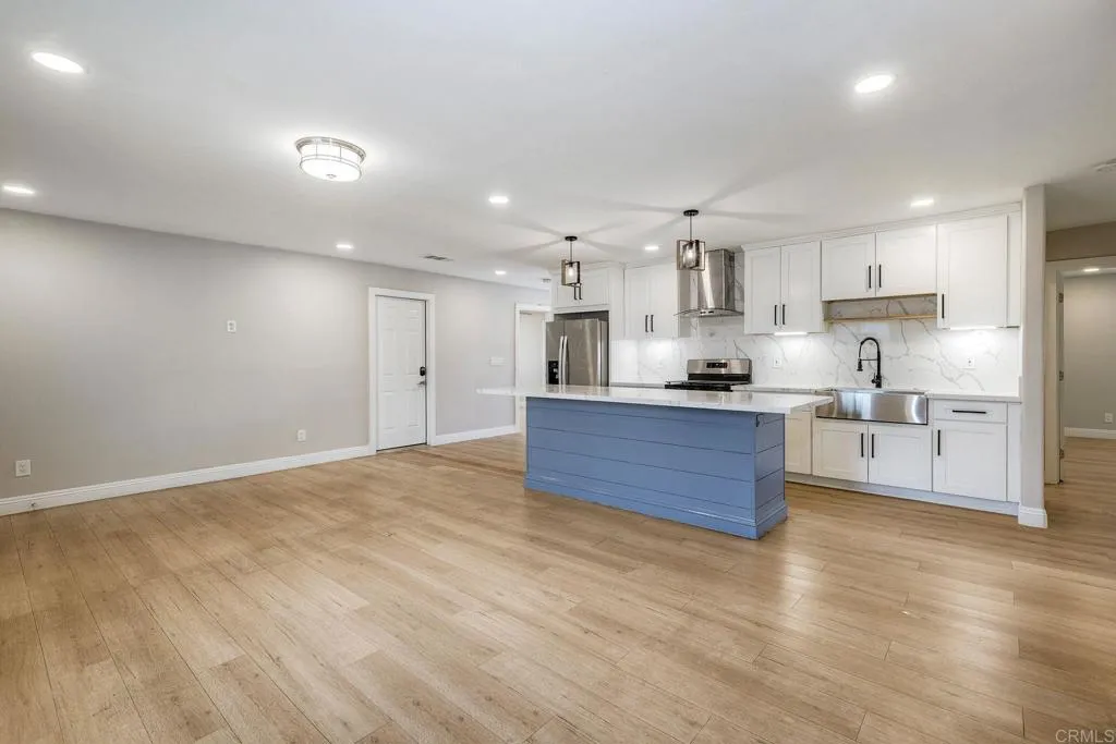 https://cdn.realtyfeed.com/cdn/127/306792972/ad5224c5bfd460d091a516d3d64a74e6.webp