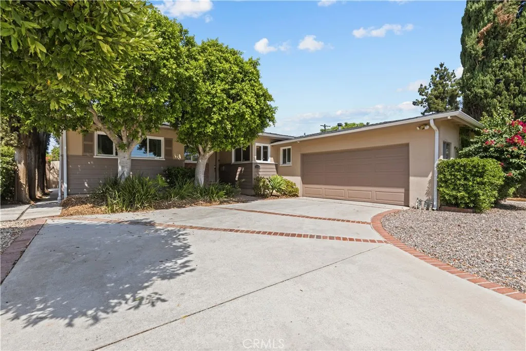 Tarzana, CA 91335