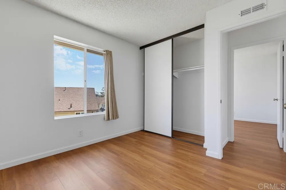 https://cdn.realtyfeed.com/cdn/127/306792999/368e667a8bf3ca00d6cbdd0db33c45c4.webp